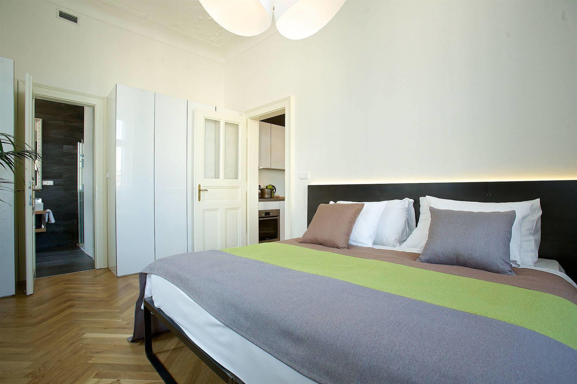 Aparthotel Mooo Downtown Praga Exterior foto